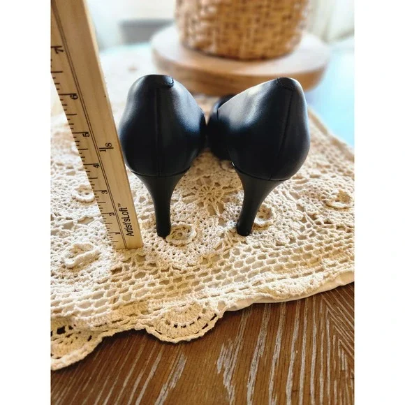 Clarks Adriel Viola Black Pumps Women's size 7.5, 9.5W, 10M - Picture 13 of 13